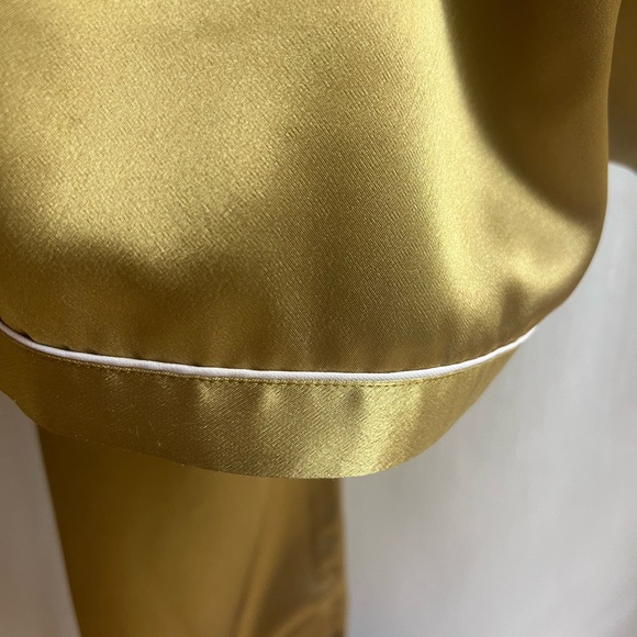 Custom made silk pajama 
Size small - Picture 4 of 6